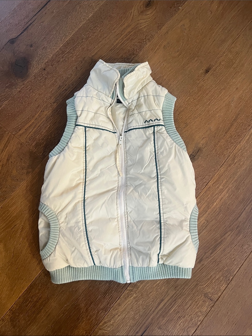 Volcom Cream and Light Green  Quilted Puffer Vest Like New !!! Size Small